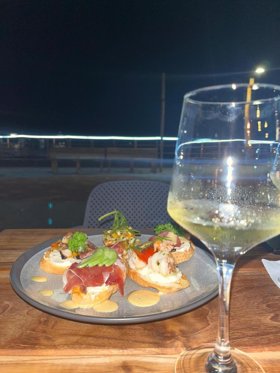 拉扎亚帕酒店 巴克里索莫雷诺港 外观 照片